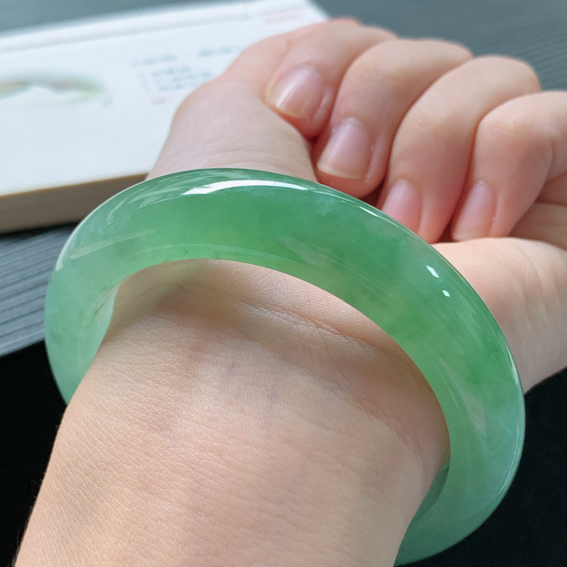 Lighting & Home Decor Studio Photos - Gelang jadeite, batu giok es lilin